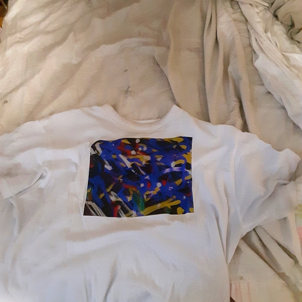 4 t-shirts,2 small girls,1 small unisex,and 1 larg